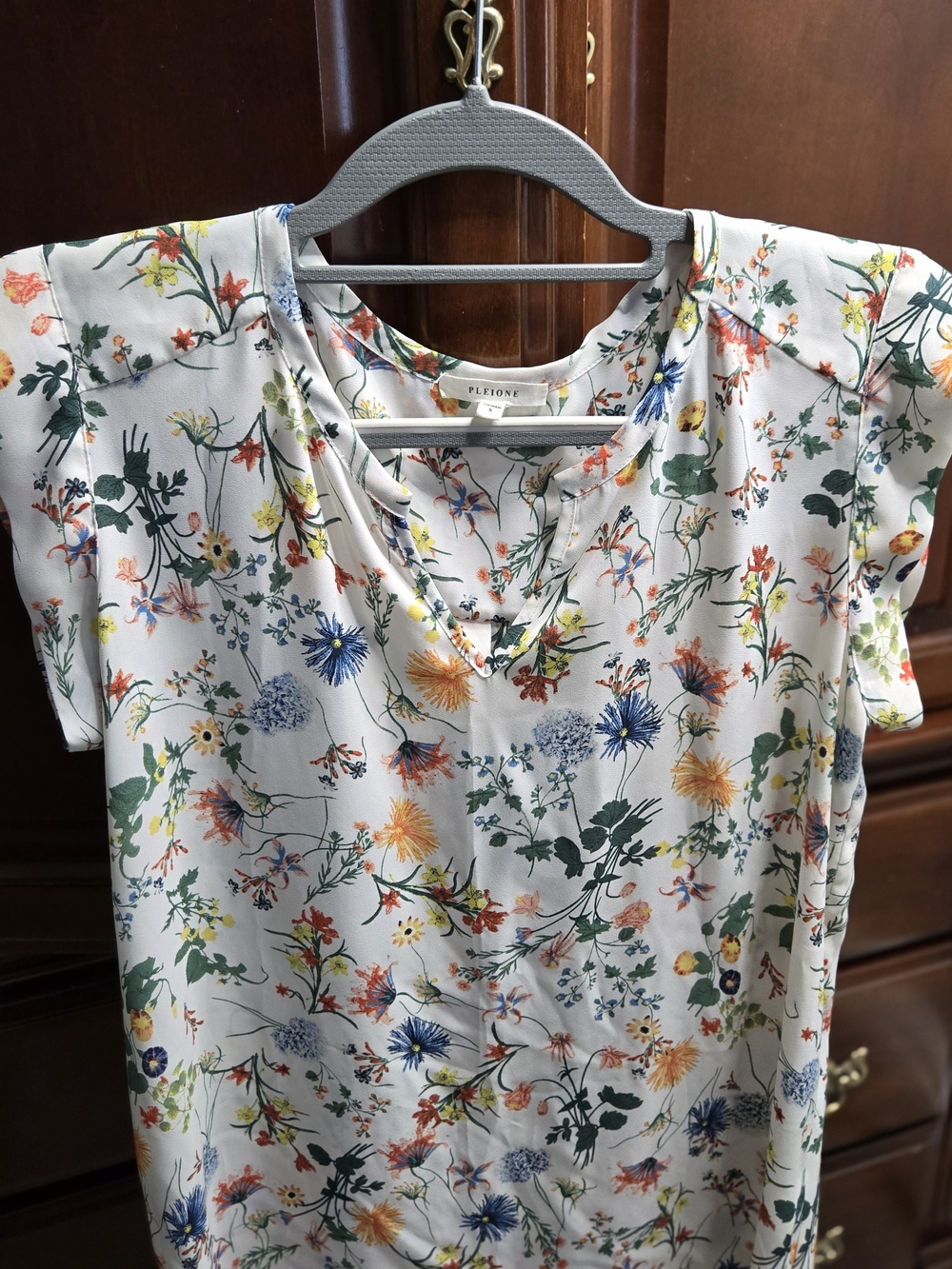 Pleione White Floral Short Sleeve V-Neck Top with Multicolor Blooms
